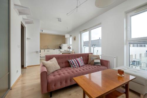 Cozy Apartment Wrocław with Garage Access by Noclegi Renters, Breslau (Foto 8)