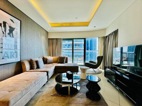 Luxe 3BR , Paramount by DAMAC, Excellent Pool, Dubai