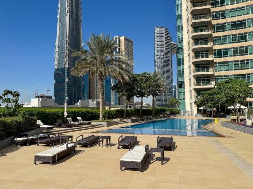 The Lofts Burj Khalifa View - image 8