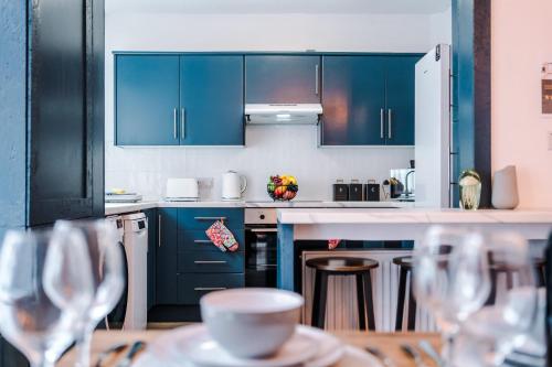 Stunning & Spacious Home by 53 Degrees Property, Sleeps 7 in the heart of Anfield!, Liverpool (photo 8)