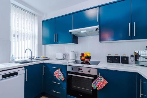 Stunning & Spacious Home by 53 Degrees Property, Sleeps 7 in the heart of Anfield!, Liverpool (photo 9)
