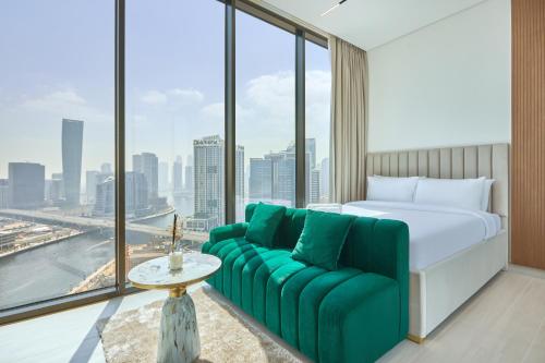 Charming Studio with Scenic Canal Views, Dubaj