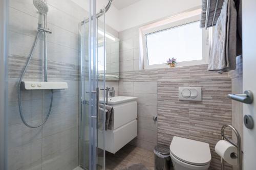 One-Bedroom Apartment image 8