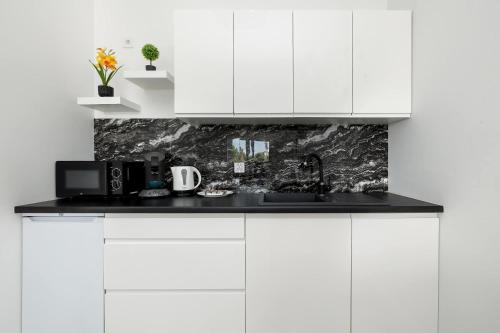 บริการและสิ่งอำนวยความสะดวก, Bright Apartment with Balcony for 4 People by Noclegi Renters in โอโกรดี