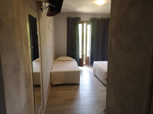 Hotel Cyrnea - image 8