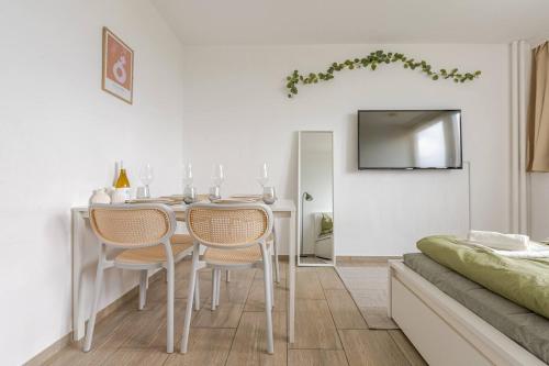Schönes Apartment mit Parkplatz & 24h CheckIn 2, Kolín nad Rýnem (fotografie 3)