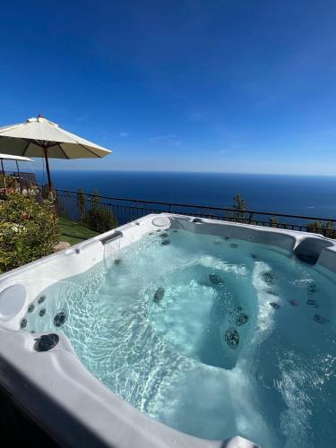 Bañera de hidromasaje, Villa Paradise Resort in Agerola