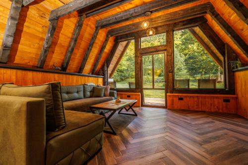 プルジネ Woodland Brezna 4つ星 ゲストハウス スイート