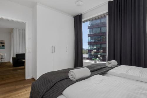 One-Bedroom Apartment with Balcony image 9