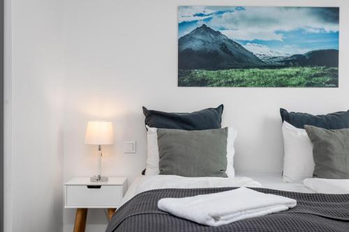 One-Bedroom Apartment with Balcony image 4