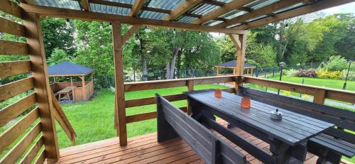 Domki nad jeziorem Bystrzyna in 波烏琴-茲德魯伊