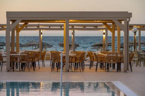 Neptuno Beach Hotel - image 2