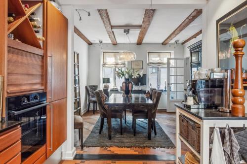 Beautiful townhouse with a garden in the best location in Copenhagen, Копенгаген (фото 3)