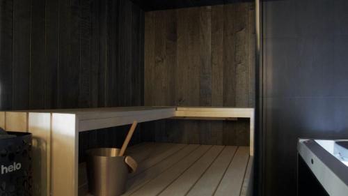 2ndhomes Suite with Sauna & Jacuzzi in Kamppi, Helsinki (photo 4)