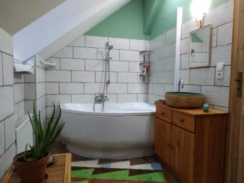 Apartment in Markoušovice - near Adršpach and TrutnovTrails (Apartment in Markousovice - near Adrspach and TrutnovTrails) in มาร์คูโซวิเซ