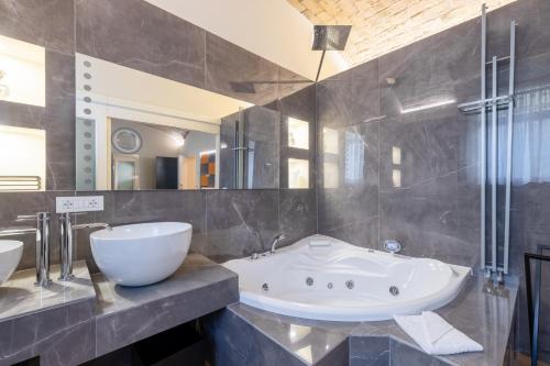 Scipioni 235 Luxury Suite, Rome (photo 8)