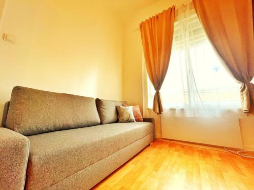 One-Bedroom Apartment image 1
