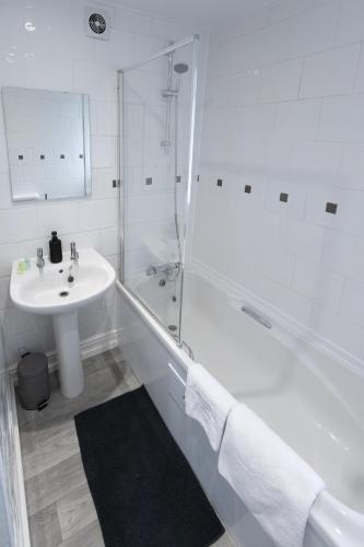 Two-Bedroom Apartment image 7