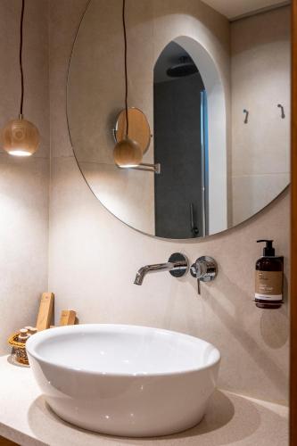 Apartment With Swimming Pool image 7