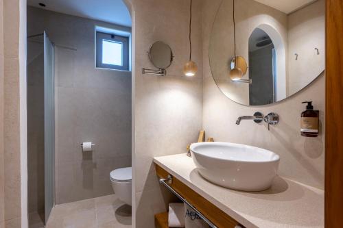 Apartment With Swimming Pool image 3