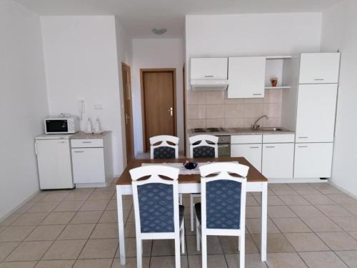 Villa Luna Sevid-Apartman 2 in 舍維