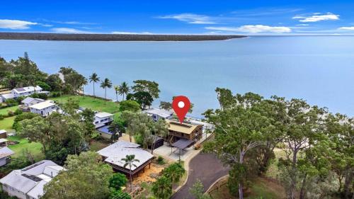Salt & Stone Villa on the beach - Villa 2, Burrum Heads (foto 3)