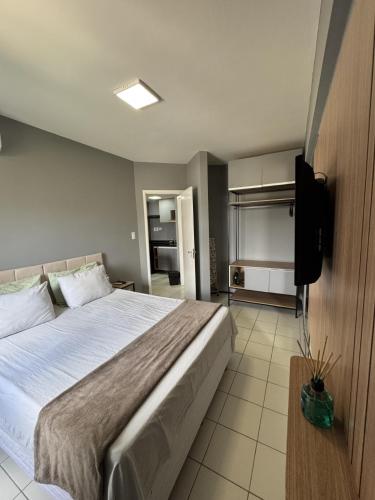 Flat 706 próximo à praia - Condomínio Biarritz
