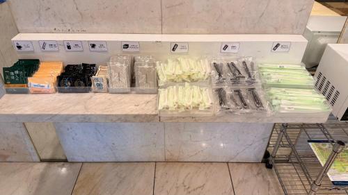 room detail thumbnail 2