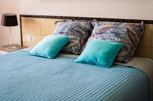 Superior Triple Room with Terrace image 6