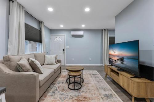 140 E Burk Ave, Unit D in Wildwood, USA