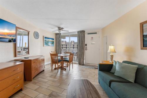 6201 Ocean Ave, Unit 209 in Wildwood, USA