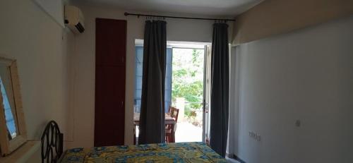 Small and practical Νο1 in Limni (Evvoia)