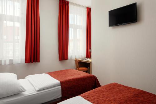 Hotel Ambiance - image 11