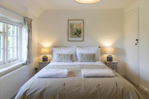 Danny Lodge - Country Cottage Near Brighton by Huluki Sussex Stays in Hurstpierpoint and Sayers Common