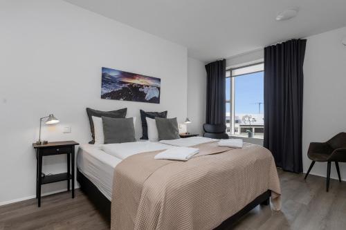 Two-Bedroom Apartment with Balcony and 2 Bathrooms room in Sif Apartments by Heimaleiga