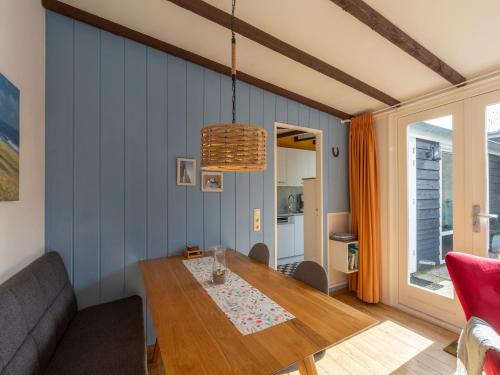 Facilities, Bungalow in Sint Maartenszee near Dunes in Schagen
