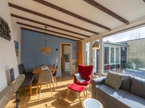 Bungalow in Sint Maartenszee near Dunes in Schagen