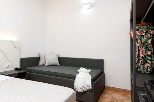Double Room image 9