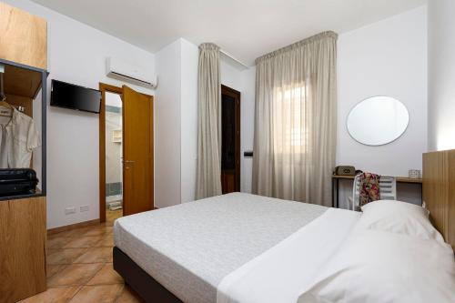 Double Room image 2