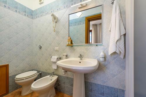 Single Room image 2