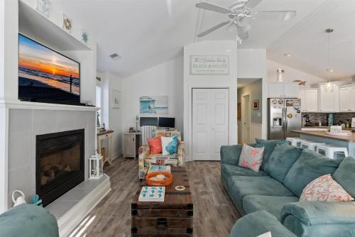 Vibrant 3 Bedroom Condo With A Bbq Grill Outdoor Shower in Wildwood, USA