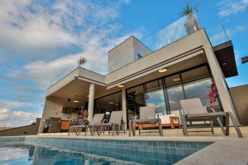 Casa Maravilhosa em Riviera Santa Cristina Xlll in Itaí