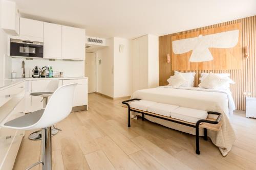 room detail thumbnail 0