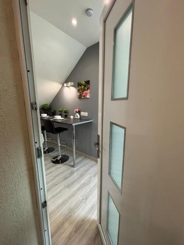 Kitchen, Charming Plant Studio in Other