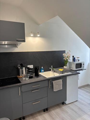 Kitchen, Charming Plant Studio in Other