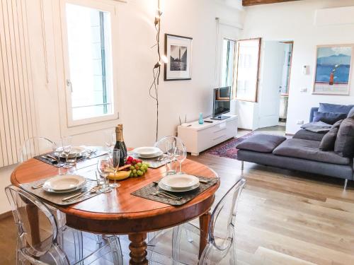 Ca Farnese beautiful big apartment in trad area - image 12
