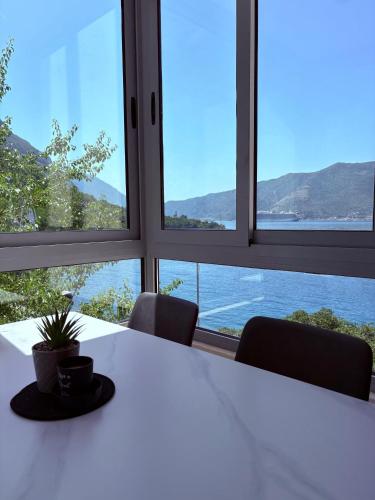 Waterfront Apartments - image 2