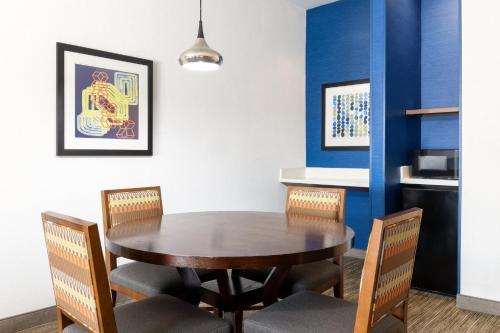 Holiday Inn Express & Suites Las Vegas SW Springvalley an IHG Hotel - image 29