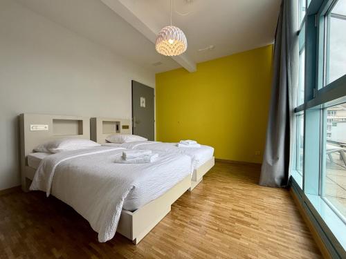 Twin Room with Private Bathroom image 8