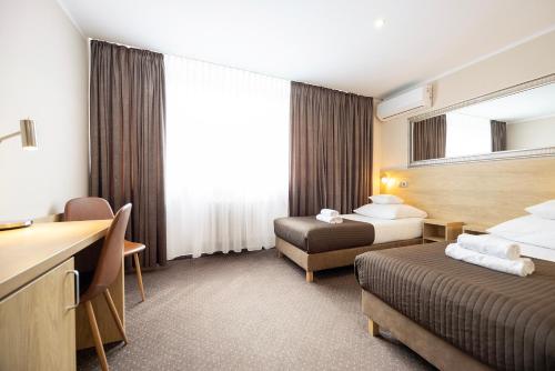 2 twin beds